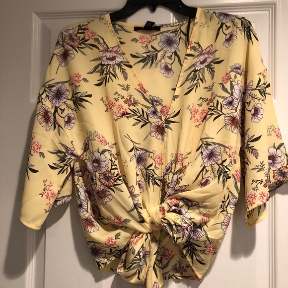 NWT yellow floral chiffon blouse☀️ - Picture 1 of 3